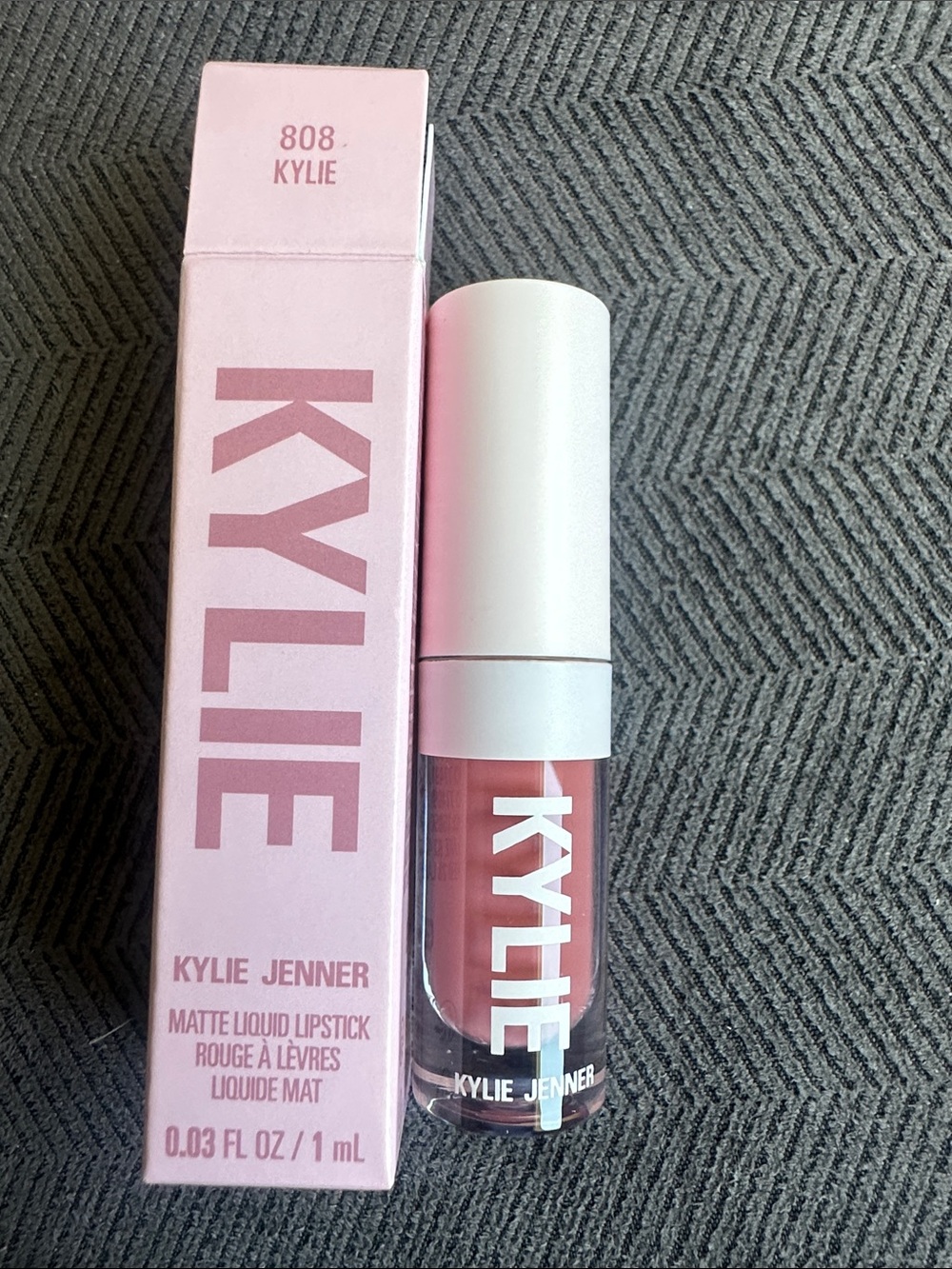 Kylie Matte Liquid Lipstick — 808 Kylie (Mauve Pink)